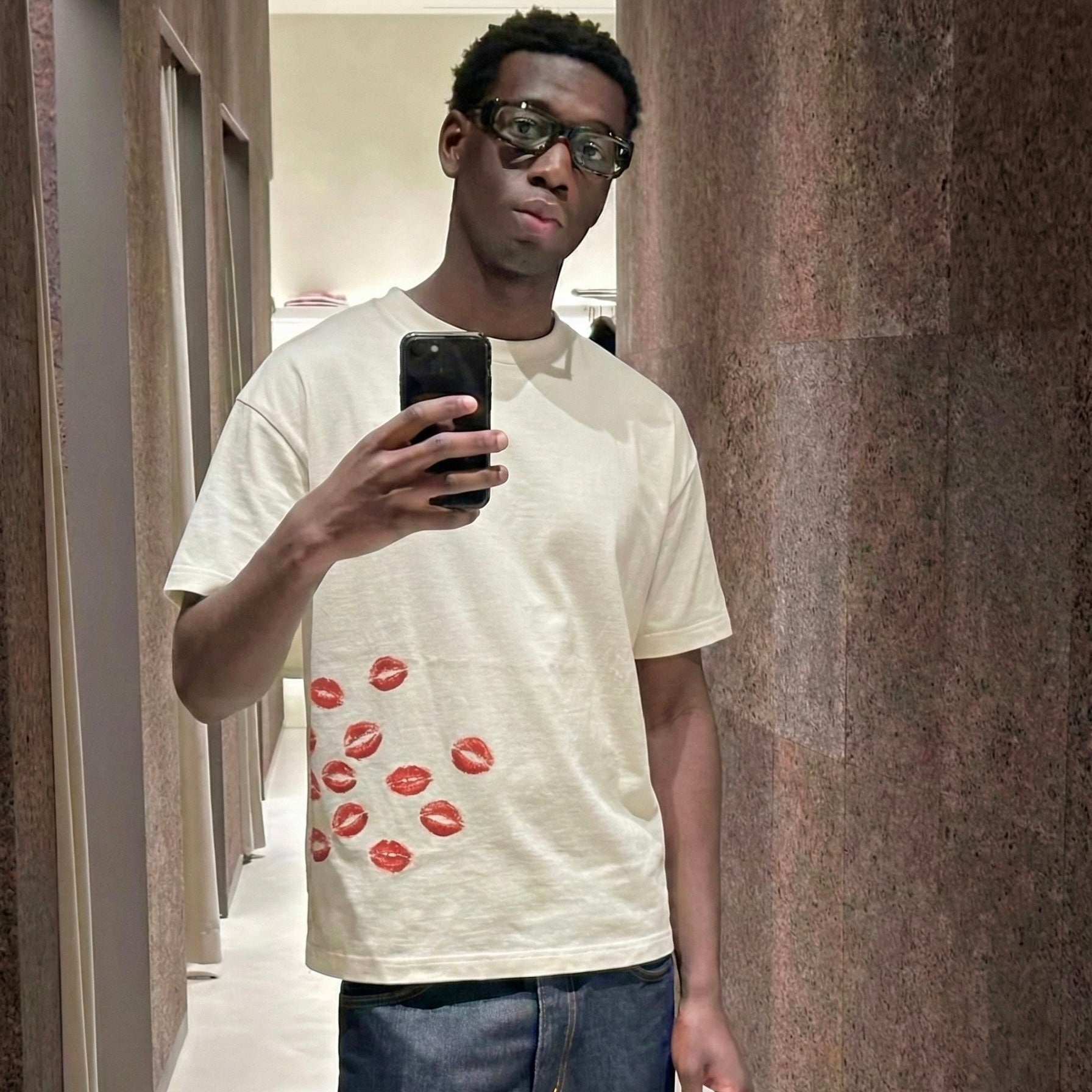 KISSES TEE